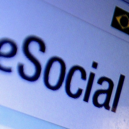 Leia mais sobre o artigo Alerta eSocial: Notas Técnicas e Mudanças Essenciais para Contadores e RH em 2026