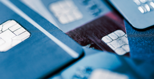 Leia mais sobre o artigo Transparência Financeira e Inovação: O PL que Quer CNPJ e Nome Fantasia em Seus Extratos de Cartão