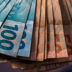 Leia mais sobre o artigo Salário Mínimo 2027: Desvendando o Reajuste e Seus Impactos para Contadores e Empresas