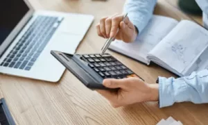 Leia mais sobre o artigo Reforma Tributária: 2026 Não É Ensaio, É a Estratégia de Transição (e a Sua Empresa Está Pronta?)